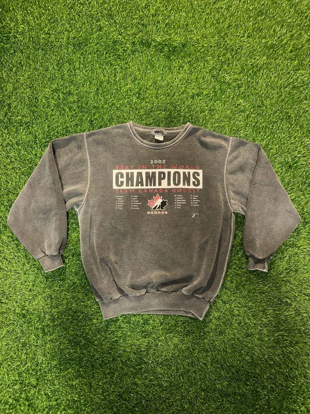 Waves Originals Team Canada Hockey 2002 Champions Sweatshirt Size S